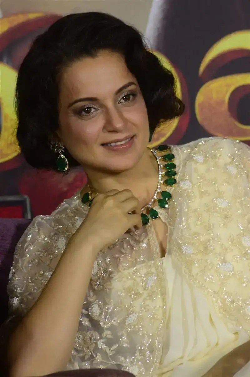 Kangana Ranaut in White Saree at Chandramukhi 2 Movie Press Meet